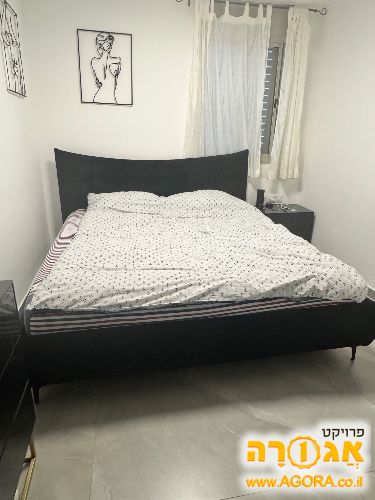 מיטה זוגית מרופדת למזרון 180*200