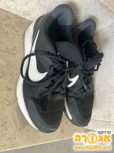 נעלי ספורט