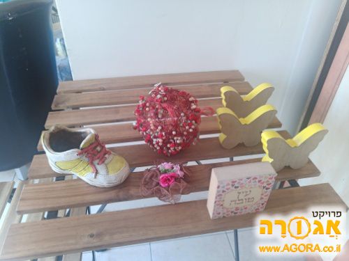 קישוטים שונים למדף
