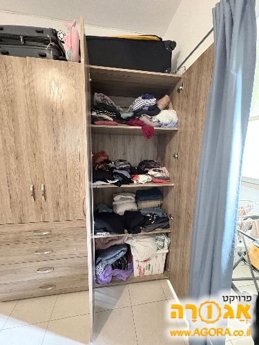 ארון בגדים