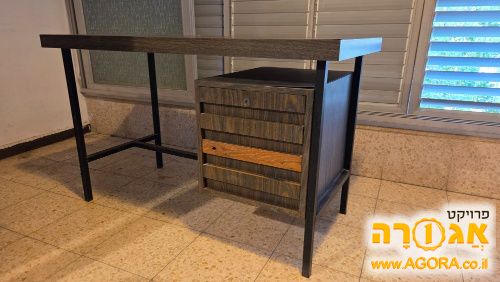 שולחן משרדי