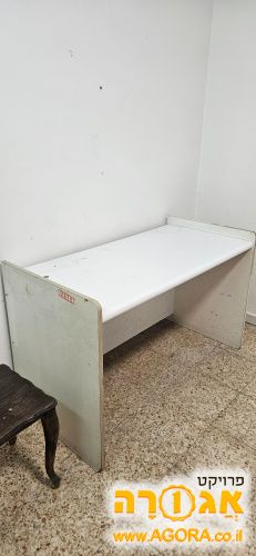 שולחן כתיבה