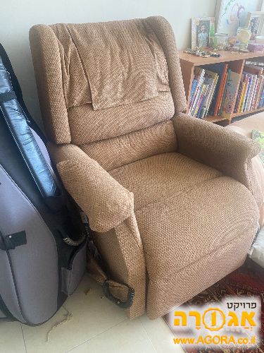 כורסת טלוויזיה חשמלית (כורסת הרמה)
