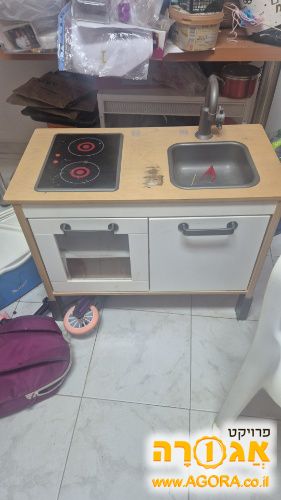 מטבח ילדים ומיטת בובה