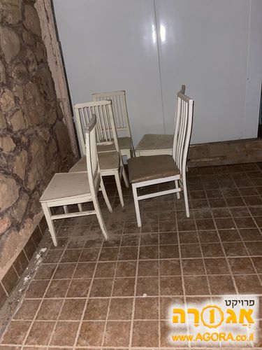 כסאות