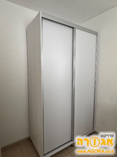 ארון בגדים