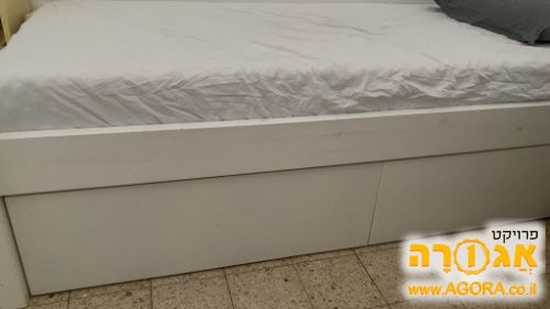מיטת ילדים עם מיטת חבר