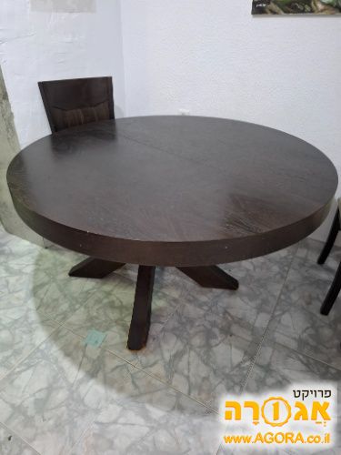 שולחן עגול