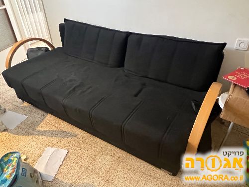ספת נוער שחורה
