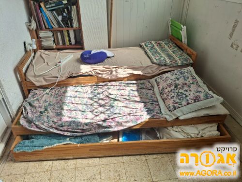 מיטת חבר נפתחת עם מגירה למטה