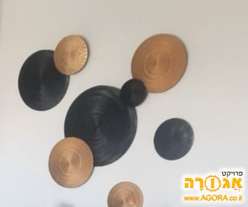 קישוט מעל קונסולה