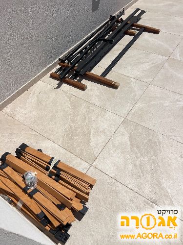מיטה זוגית ממתכת של עמינח