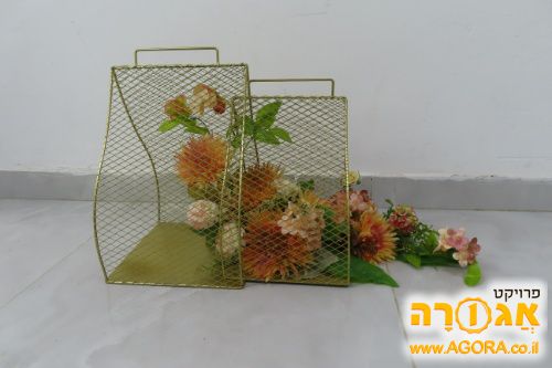 מעמד זהב +פרחים מלאכותיים