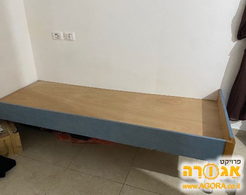 2 מיטות יחיד שמתחברות למיטה זוגית בלי הר