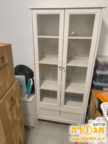 ארונית ויטרינה