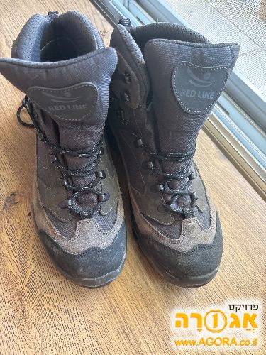 נעלי טיולים