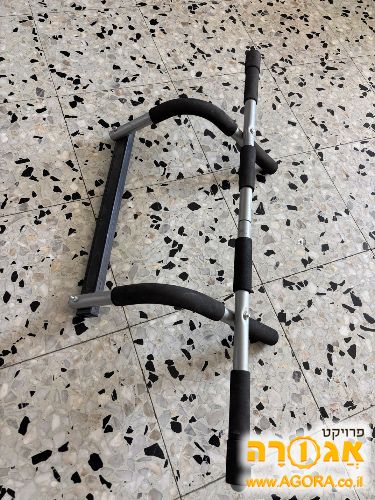 מתח לתליה על הדלת