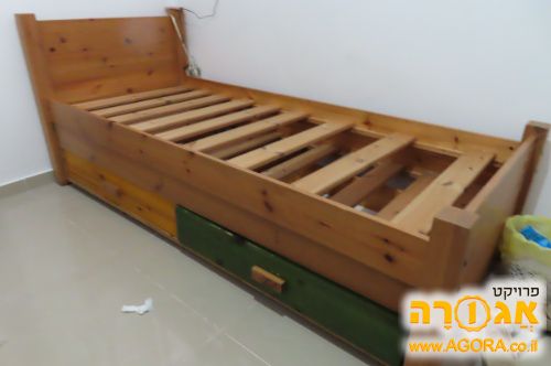מיטת נוער נפתחת