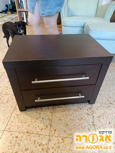 שידת צד שחורה
