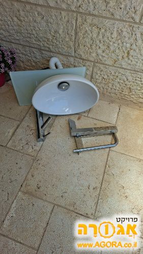 כיור מונח