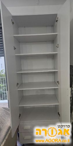ארון בגדים