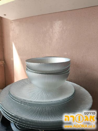צלחות