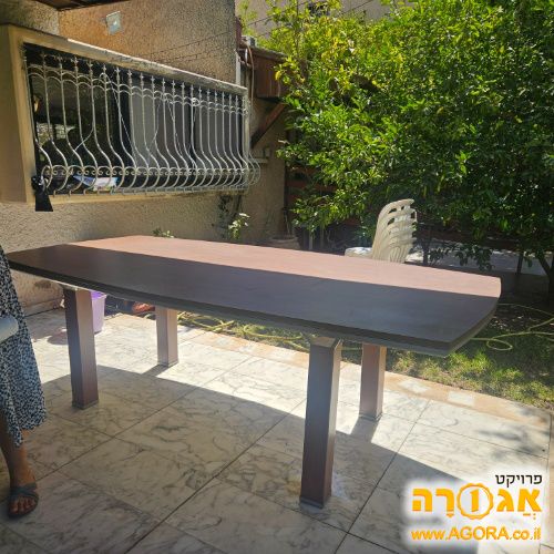 שולחן ישיבות