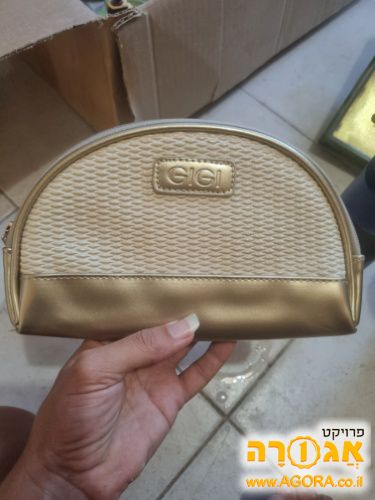 תיק איפור