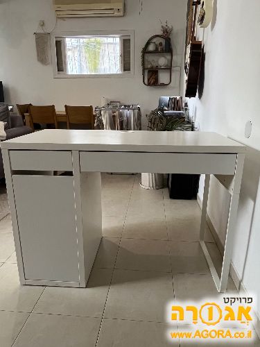 שולחן מחשב ושידה