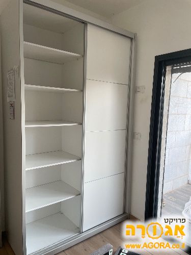 ארון בגדים