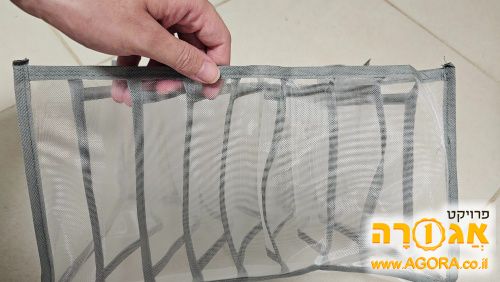חוצץ לסידור בגדים