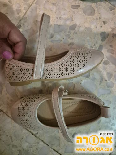 נעליים לילדה