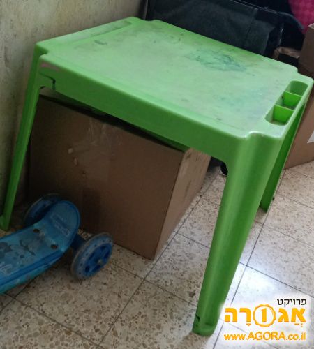 שולחן יצירה לילדים