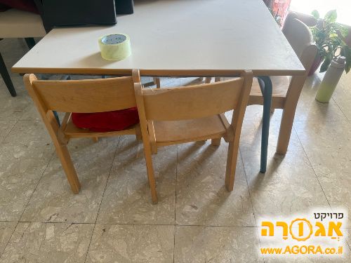שולחן ילדים