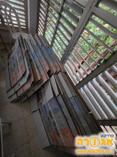 קרטונים