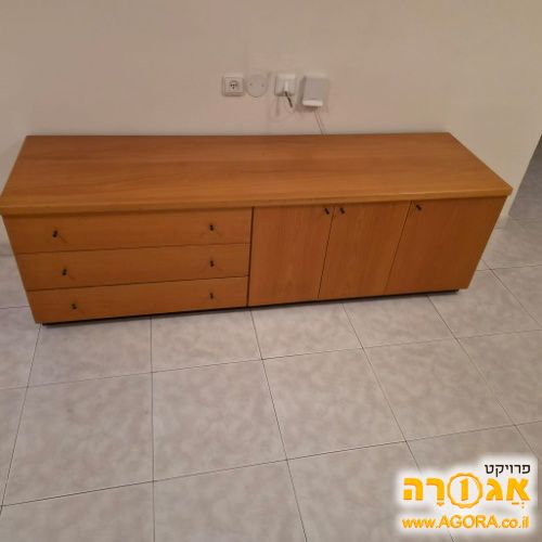 מזנון-שידה