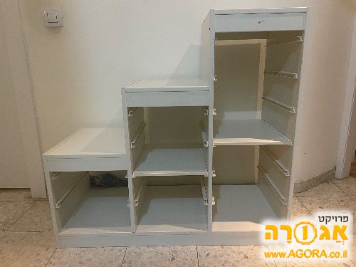 ארונית לספרים וצעצועים