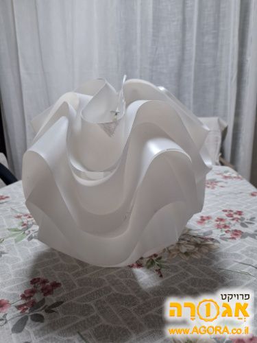 גוף תאורה לחדר שינה
