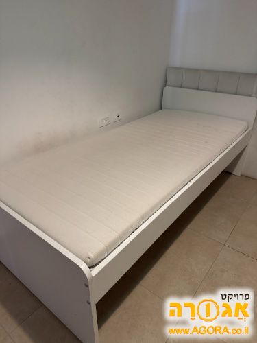 מיטת יחיד איקאה פלוס מזרן