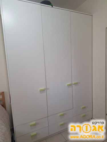 ארון בגדים