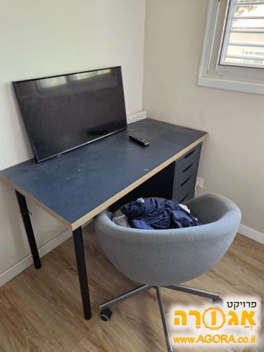 שולחן כתיבה וכסא