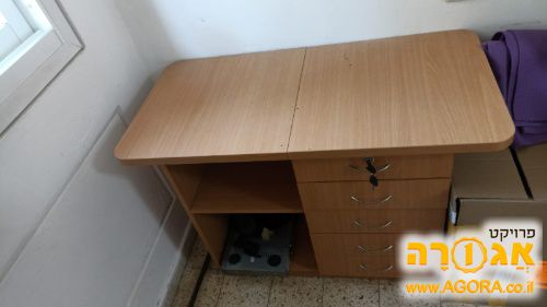 כוננית מגירות
