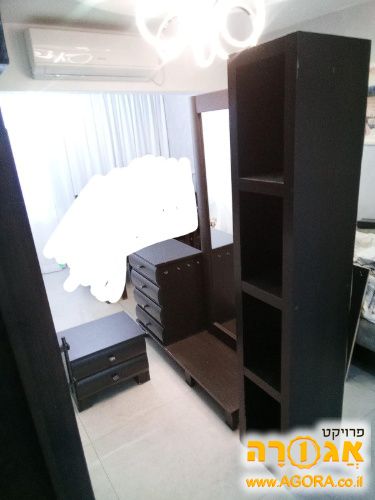 שידת מראה, קומודה ושידה קטנה לחדר שינה