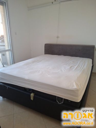 מיטה זוגית עם ארגז מצעים