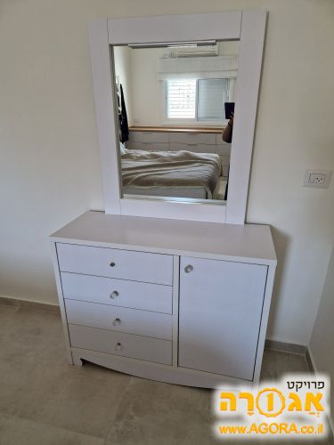 שידת איפור