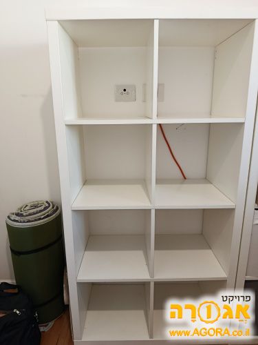 ארונית מדפים