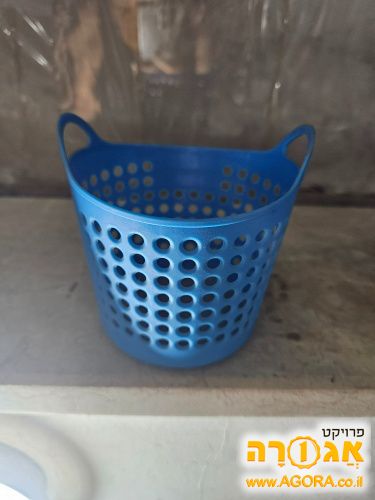 סל קטן כחול מפלסטיק