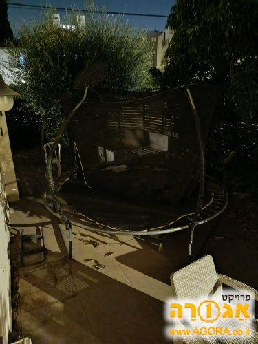 טרמפולינה גדולה