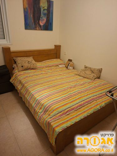 מיטה זוגית עם מזרן ושידות