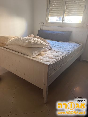 מיטה זוגית מעץ